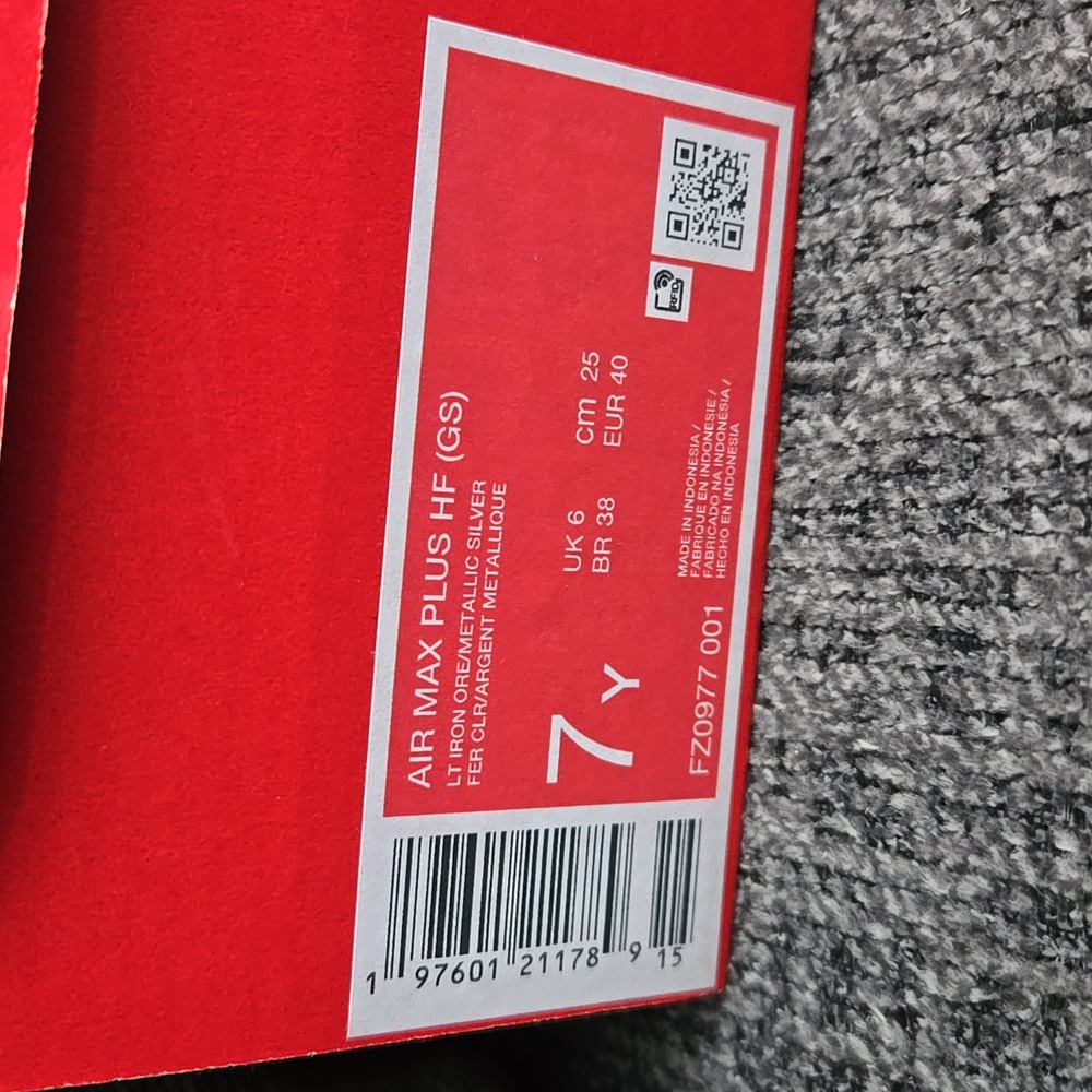 New Nike Air Max Plus - Picture 7 of 7